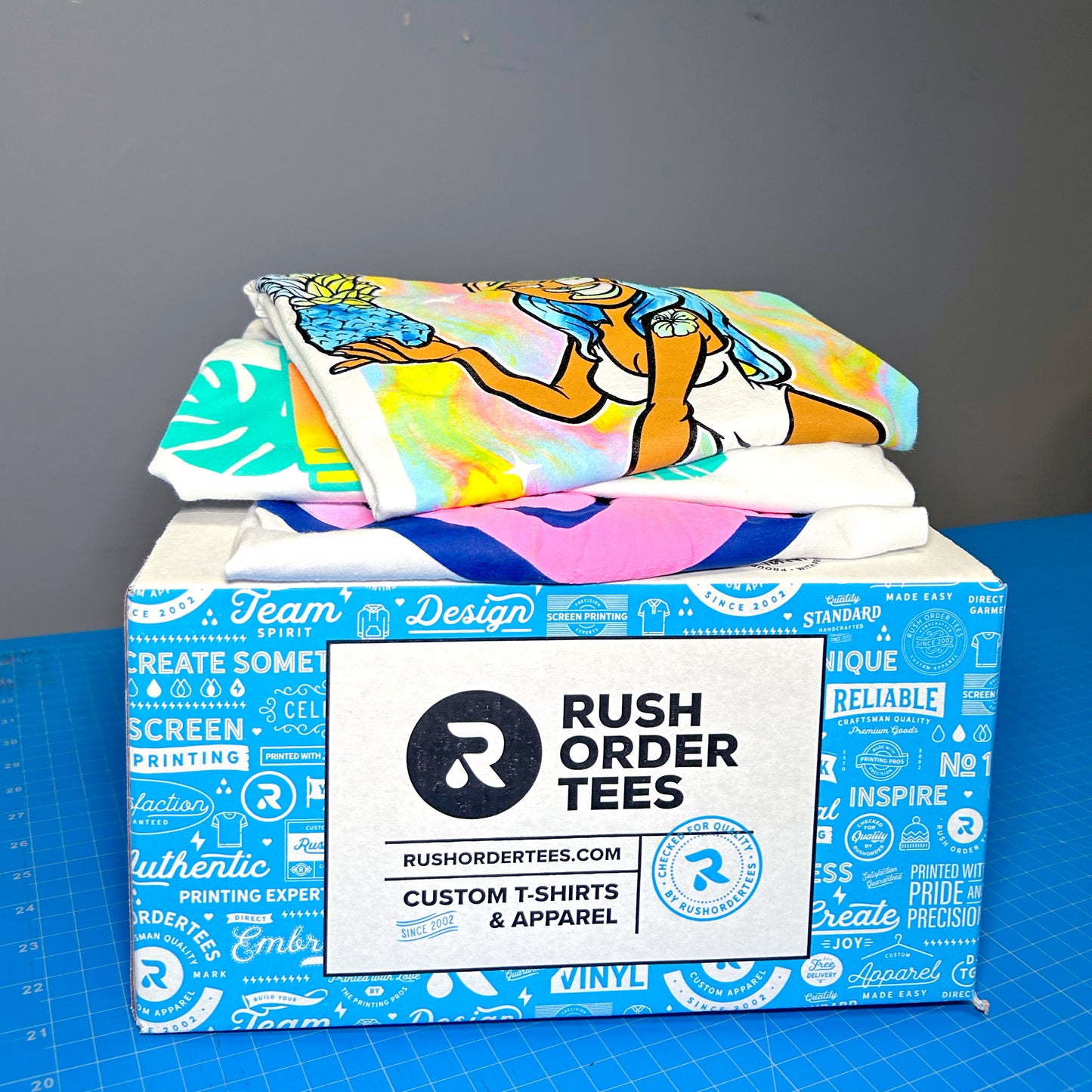 T-Shirt Mystery Box (3 T-Shirts)